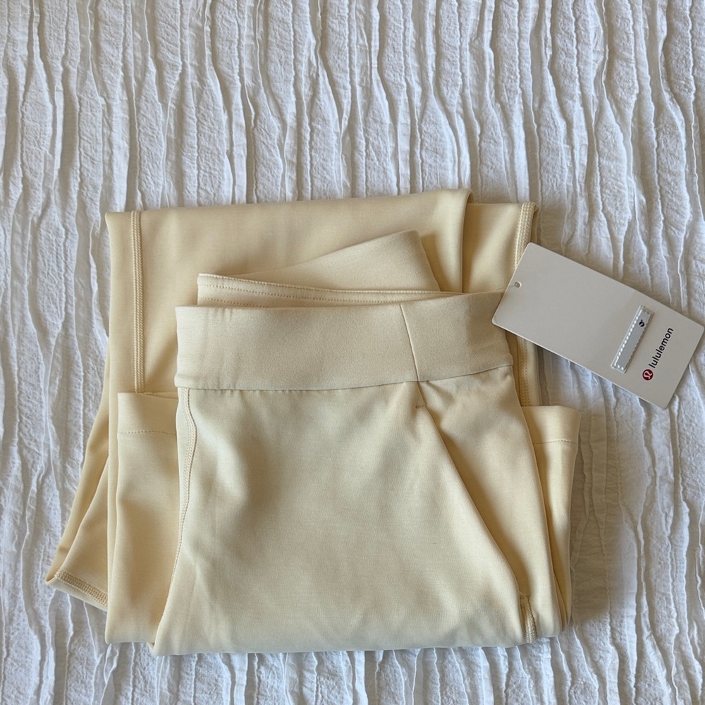 Lululemon Buttercream Softstreme HR Straight Leg Pant (regular) NWT - Picture 2 of 7